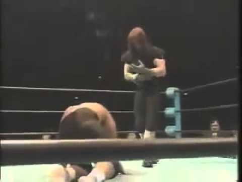 Undertaker vs Haku